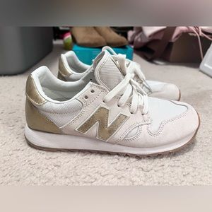 Gently used New balance sneakers
